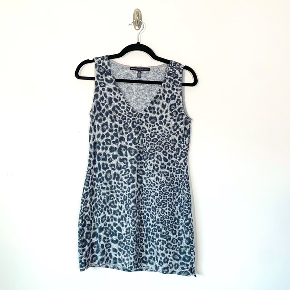 White House Black Market Gray Leopard Cozy V Neck Tunic Tank Top - Picture 2 of 7